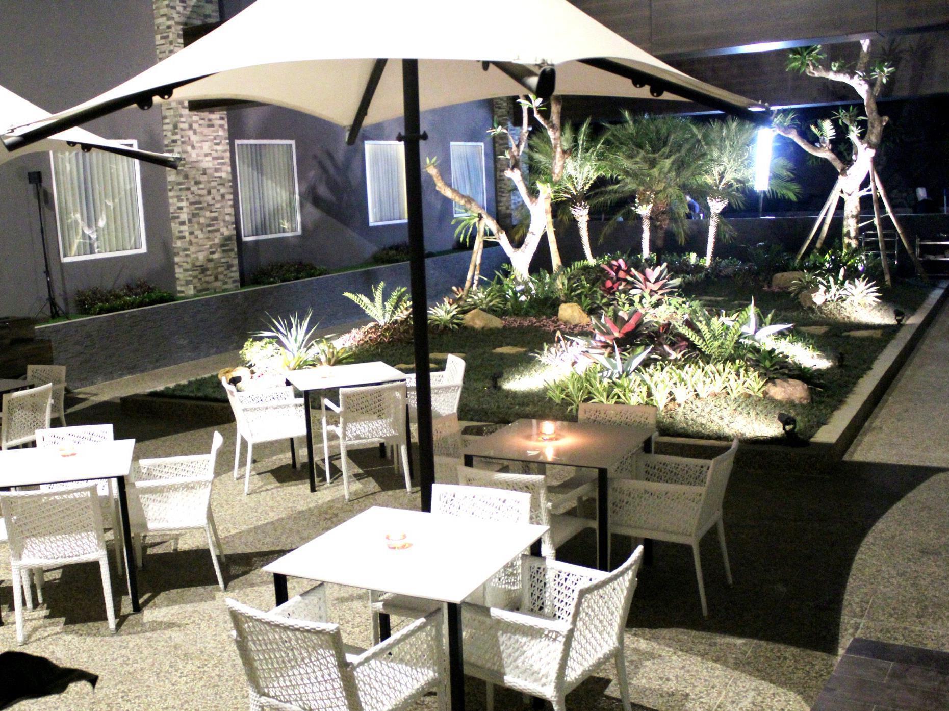 Bonnet Hotel Surabaya Luaran gambar
