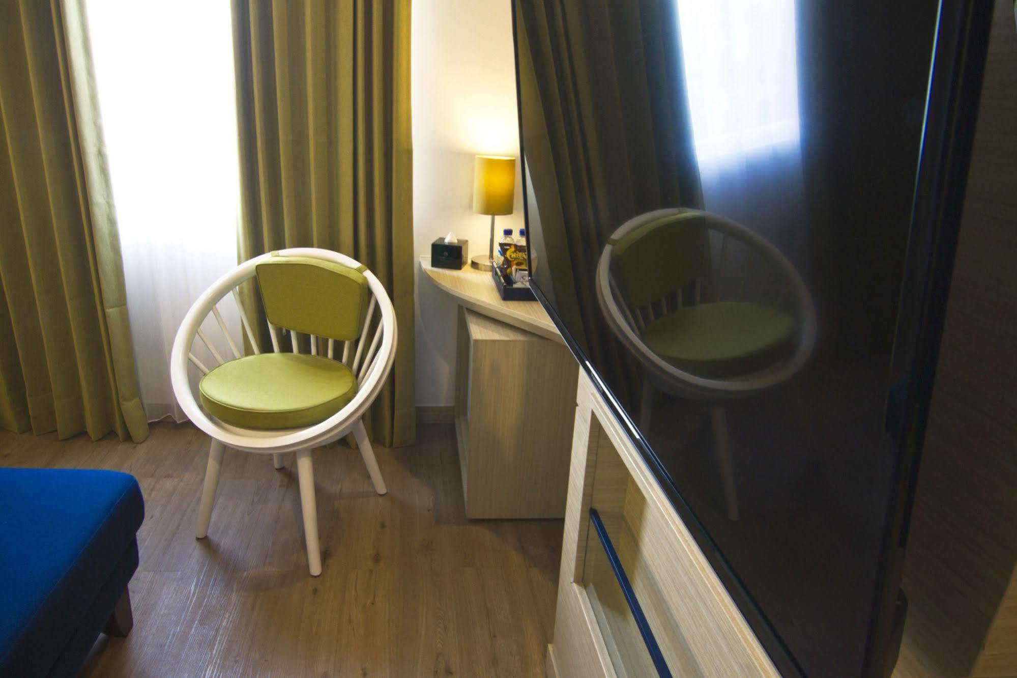 Bonnet Hotel Surabaya Luaran gambar